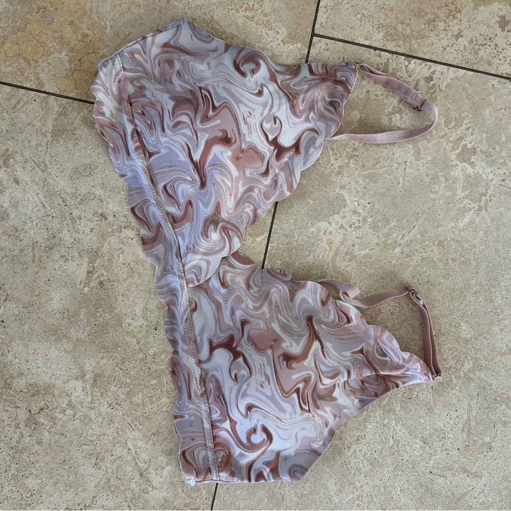 Soft padded no lines seamless bra with no wire